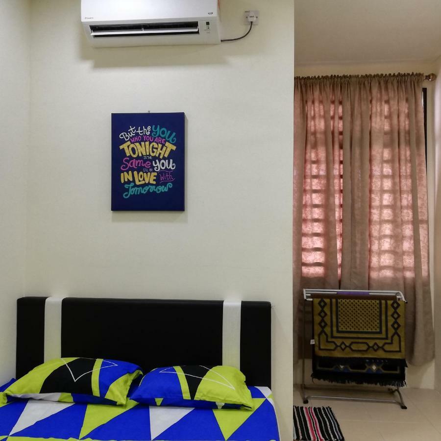 Neesa Homestay Bukit Gambang-Muslim Eksteriør bilde