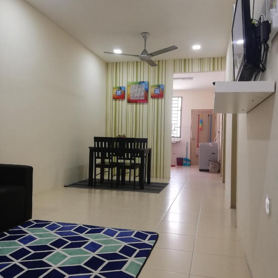 Neesa Homestay Bukit Gambang-Muslim Eksteriør bilde