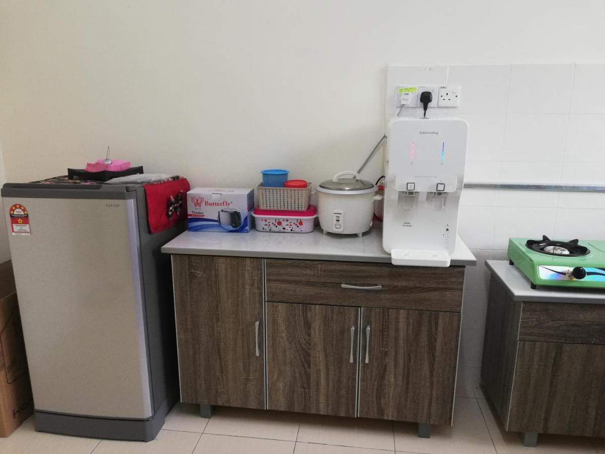 Neesa Homestay Bukit Gambang-Muslim Eksteriør bilde